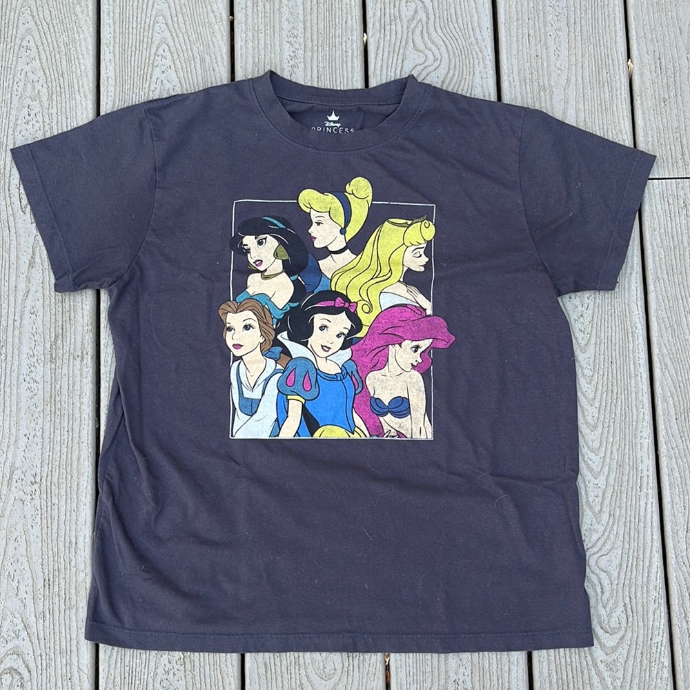 Disney Princess T-shirt Medium
